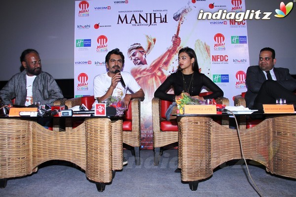 'Manjhi - The Mountain Man' Cast Visit Miraj Cinemas