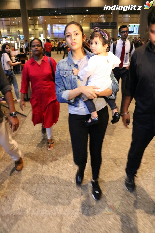 Shahid Kapoor, Mira Rajput & Her Daughter Spotted at Airport