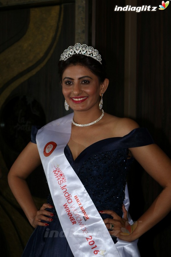 Interview with Mrs India 2016 Winner Poonam Shinde For Her Upcoming Film