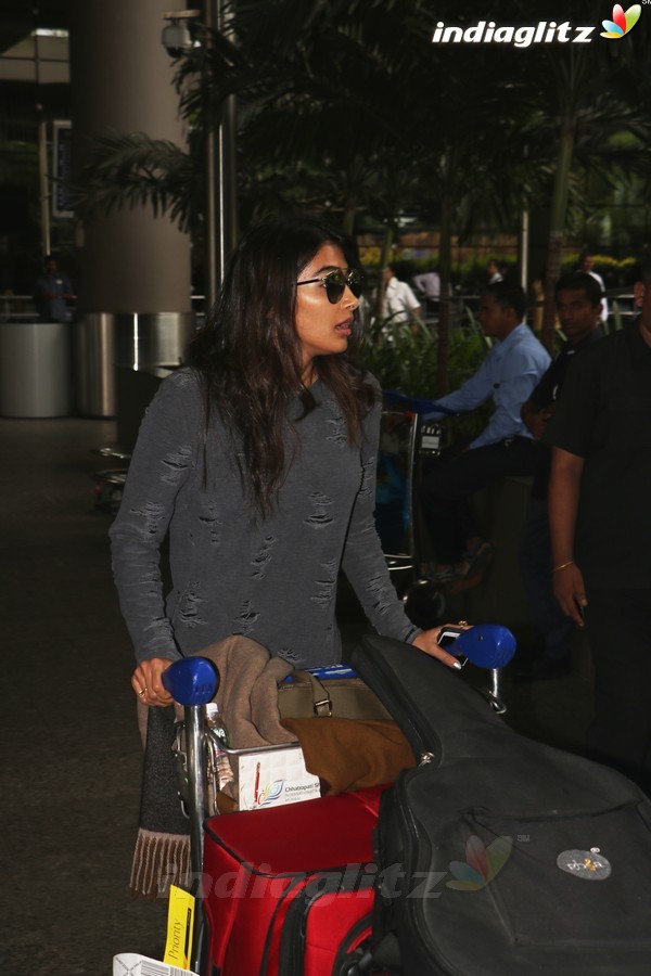 Pooja Hegde Spotted at International Airport