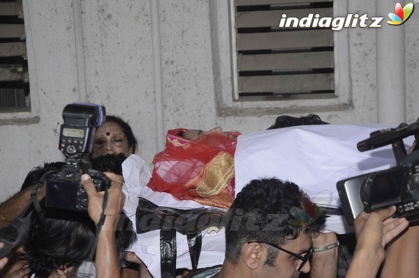 Pratyusha Banerjee's Funeral