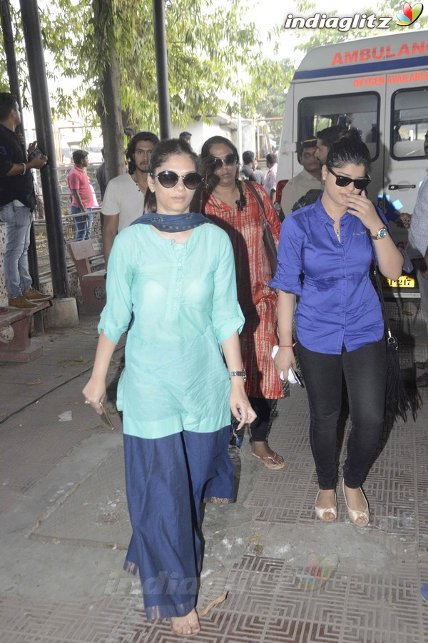 Pratyusha Banerjee's Funeral