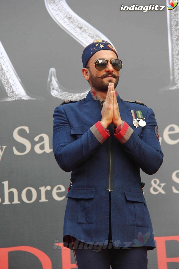 Ranveer Singh Unveils 'Bajirao Mastani' First Look Poster