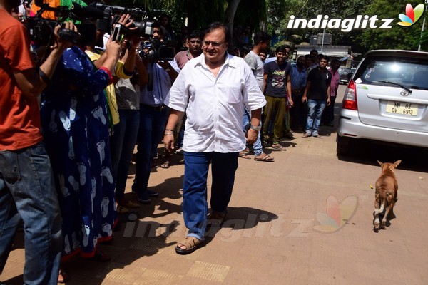 Bollywood Celebs at Funeral of Reema Lagoo