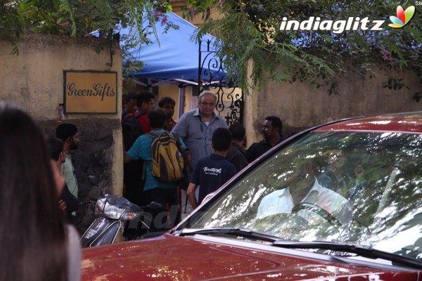 Rishi Kapoor Spotted at '102 Not Out' at Bandra Location