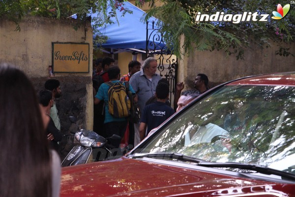 Rishi Kapoor Spotted at '102 Not Out' at Bandra Location