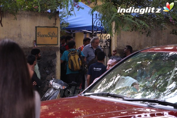 Rishi Kapoor Spotted at '102 Not Out' at Bandra Location