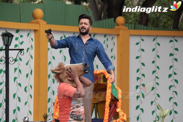 Riteish Deshmukh Promotes 'Bank Chor' On Set of Chidiya Ghar