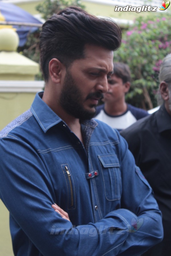 Riteish Deshmukh Promotes 'Bank Chor' On Set of Chidiya Ghar