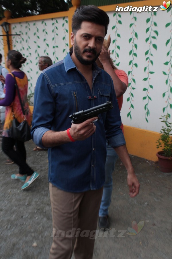 Riteish Deshmukh Promotes 'Bank Chor' On Set of Chidiya Ghar