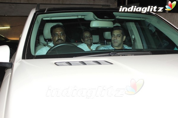 Salman Khan Spotted at Light Box for Sceening of 'Tubelight'