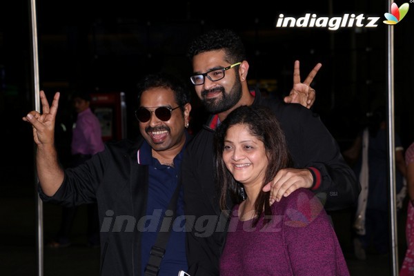 Shankar Mahadevan With Family Spotted at Airport