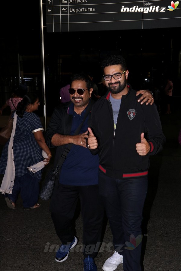 Shankar Mahadevan With Family Spotted at Airport