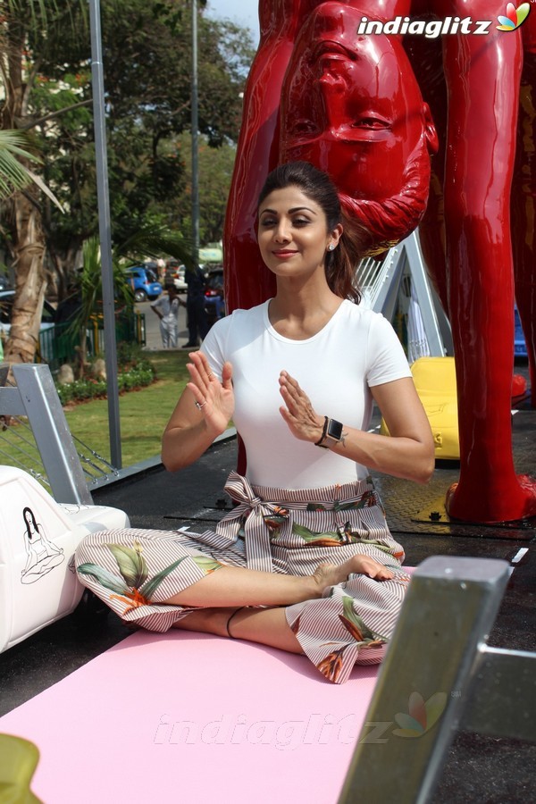 Shilpa Shetty Inaugurates Her Yoga Posed Statue