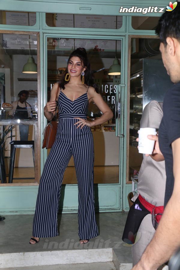 Jacqueline Fernandez & Sidharth Malhotra Spotted at Kitchen Garden