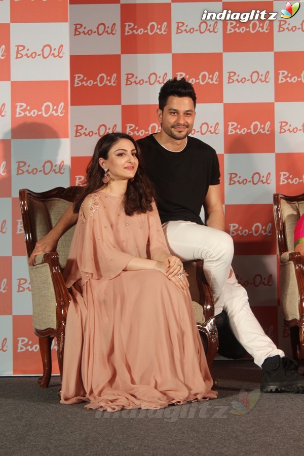 Kunal Khemu & Soha Ali Khan Share The Secret of Pregnanthood On Mothers Day Special