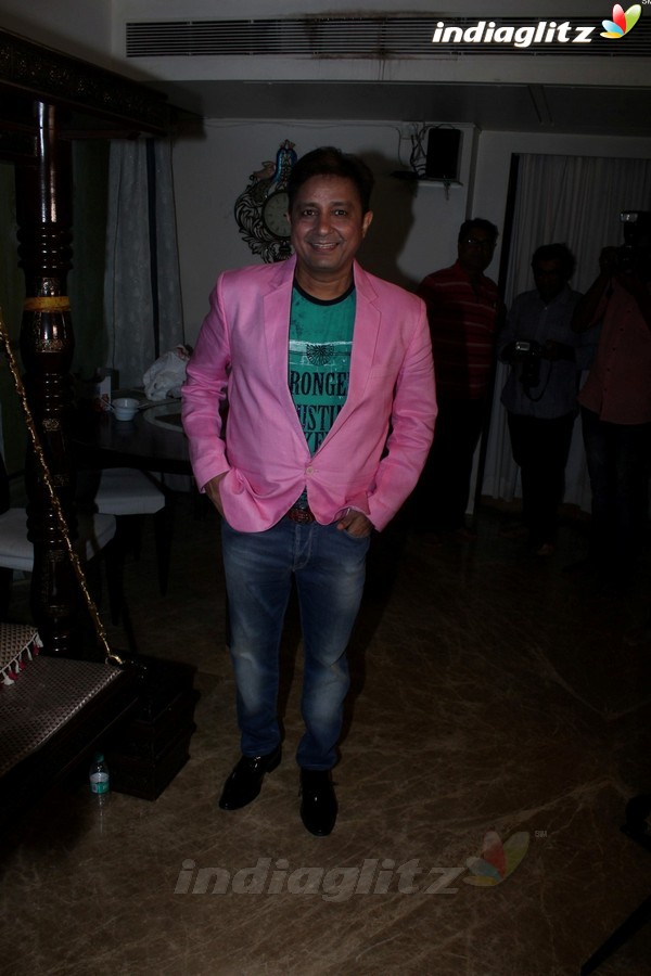 Sukhwinder Singh Celebrates Pre-Birthday With Fans