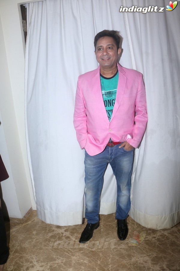 Sukhwinder Singh Celebrates Pre-Birthday With Fans