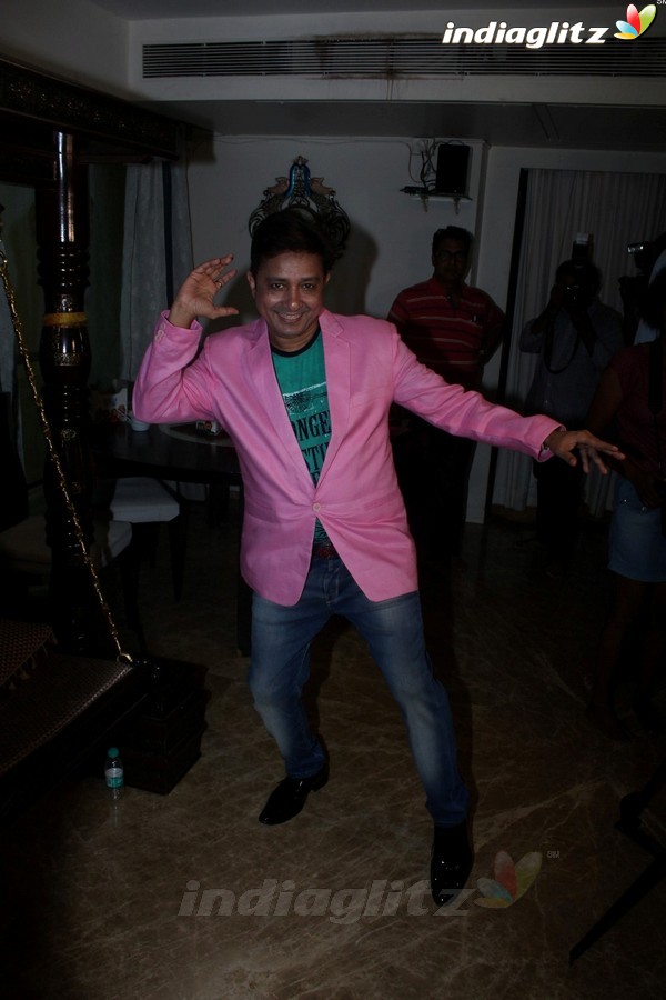 Sukhwinder Singh Celebrates Pre-Birthday With Fans