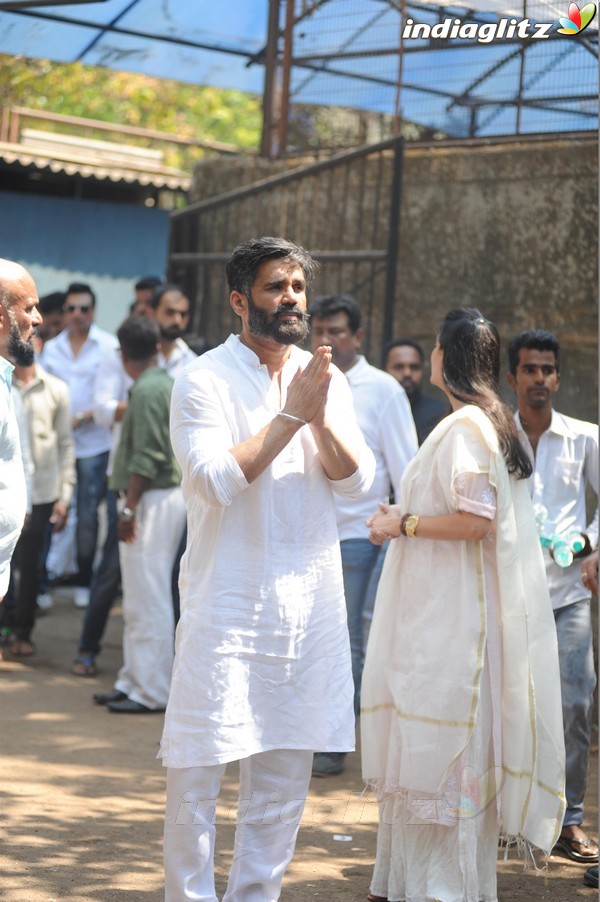 Funeral Ceremony of Suniel Shetty's Father Veerappa Shetty