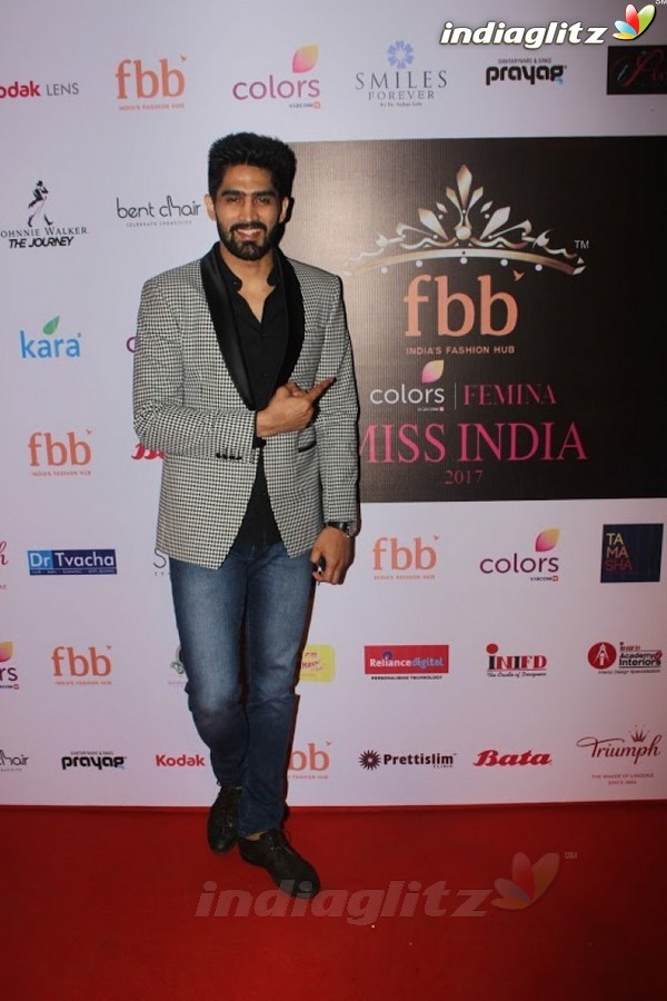 Vijender Singh, Krystle D'Souza at Red Carpet To Celebrate Evening of Tamasha