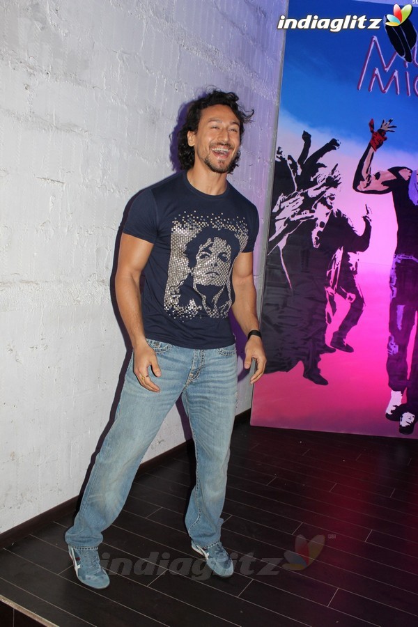 Tiger Shroff Unveils Graffiti Artwork of Ravi Kaul