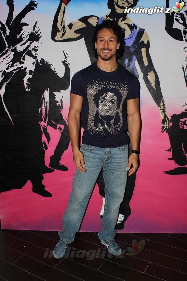 Tiger Shroff Unveils Graffiti Artwork of Ravi Kaul