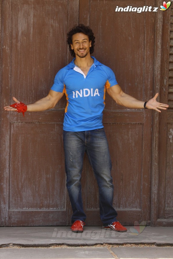 Tiger Shroff at 'Munna Michael' Ad Shoot