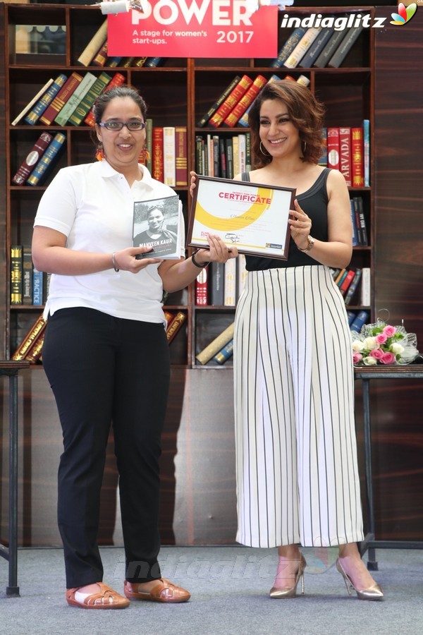 Tisca Chopra Felicitate Winners of Pink Power