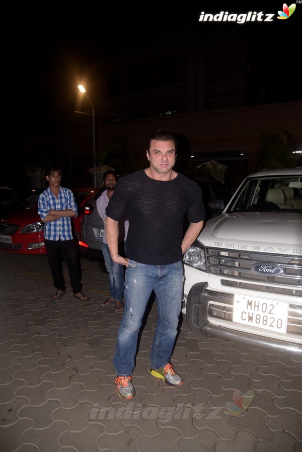 Salman Khan & Shah Rukh Khan at Special Screening of Film 'Tubelight'