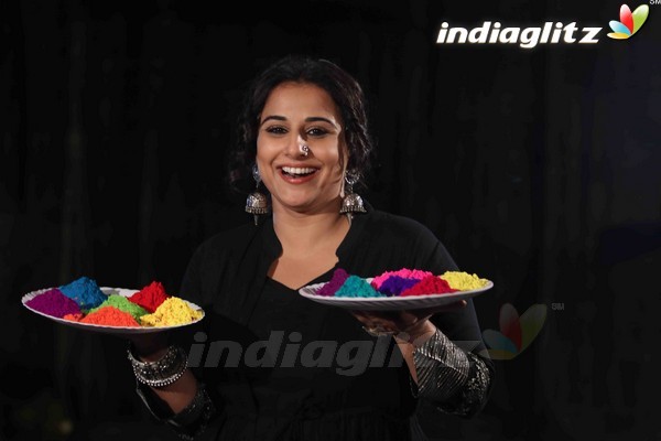 Vidya Balan Promotes 'Begum Jaan' With Holi Celebration