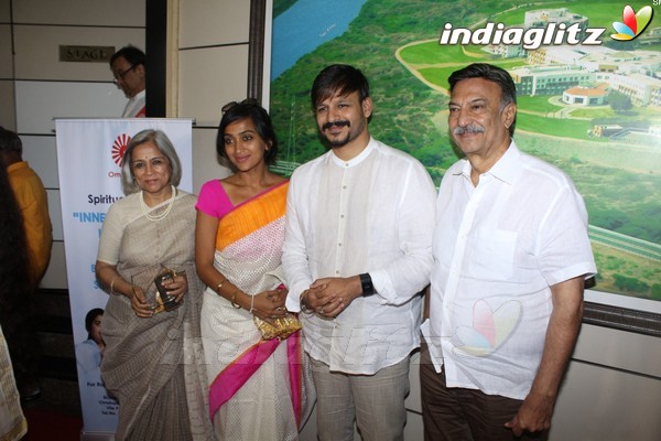 Dharmendra & Vivek Oberoi at Spiritual Talk & Felicitation