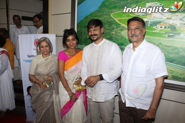 Dharmendra & Vivek Oberoi at Spiritual Talk & Felicitation