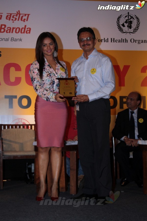 Vivek Oberoi & Neetu Chandra at 'Say No To Tobacco & Yes To Life' Press Meet