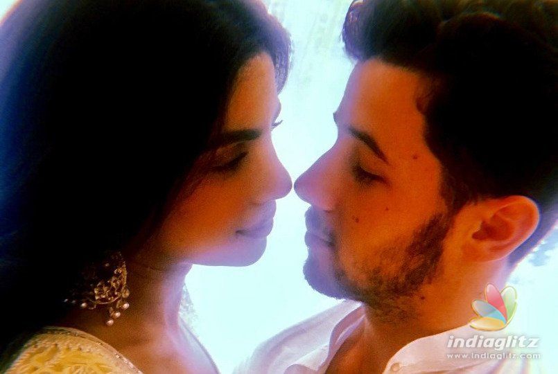 Priyanka Chopra Is all Kisses For Nick Jonas For This!