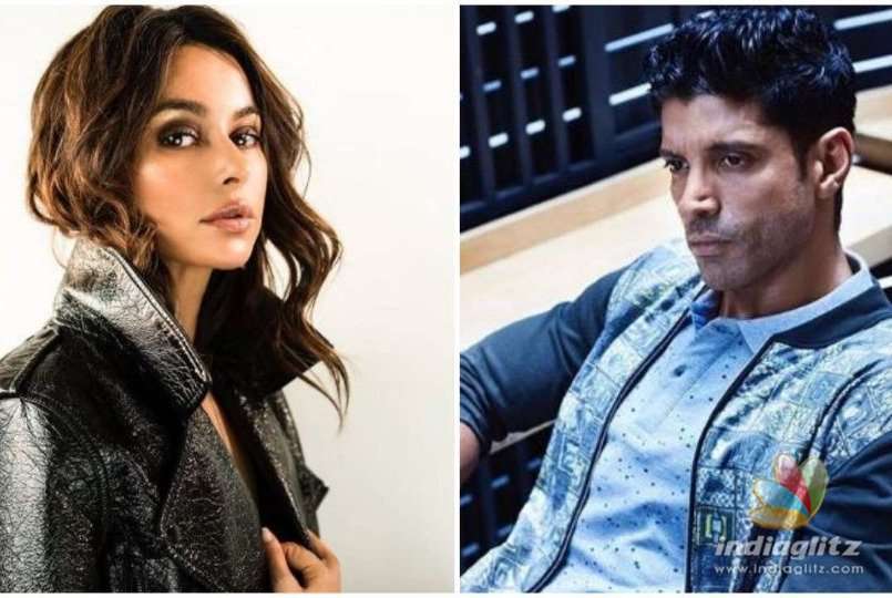 Are Farhan Akhtar And Shibani Dandekar Dating?