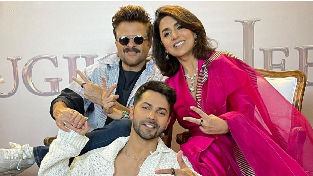 Varun Dhawan heaps praises on his co-star Anil Kapoor