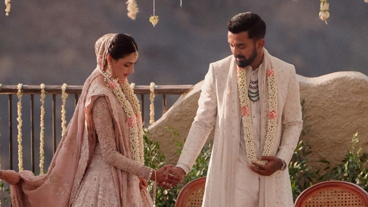 Bollywood congratulates newly married couple KL Rahul and Athiya Shetty 