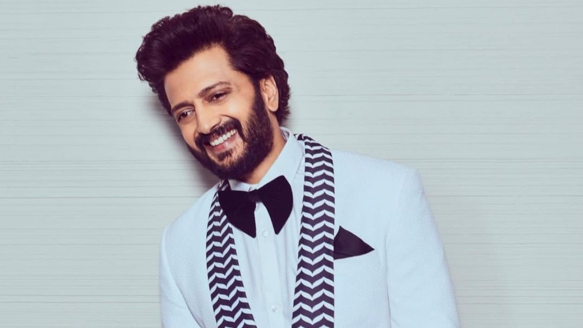 Ritesh Deshmukh to make his directorial debut with this film