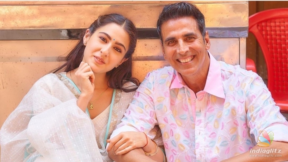 Akshay Kumar becomes a cameraman for Sara Ali Khan 