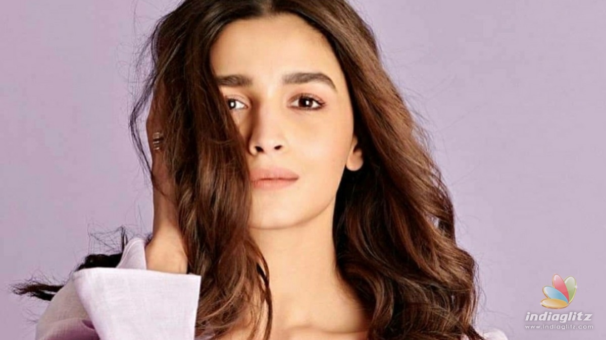 Alia Bhatt teases her fans ahead of an special announcement