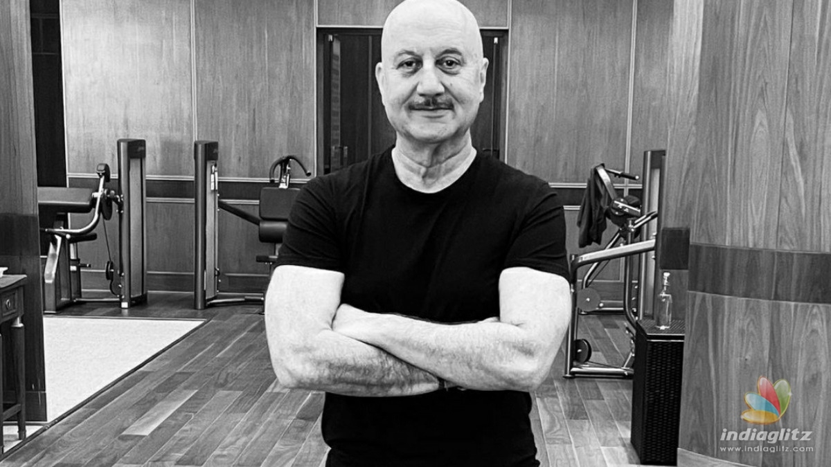 Anupam Kher shares a saddening and unfortunate news 