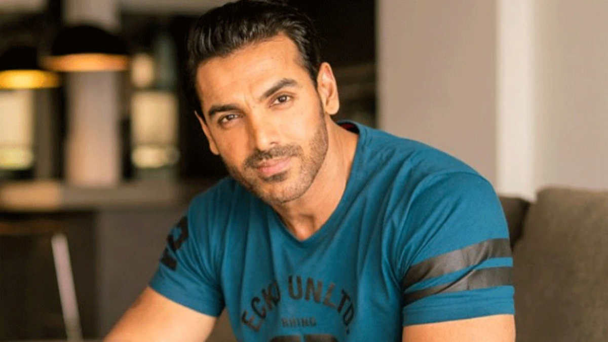 I dont know how to use social media, I am not good at it. - John Abraham 