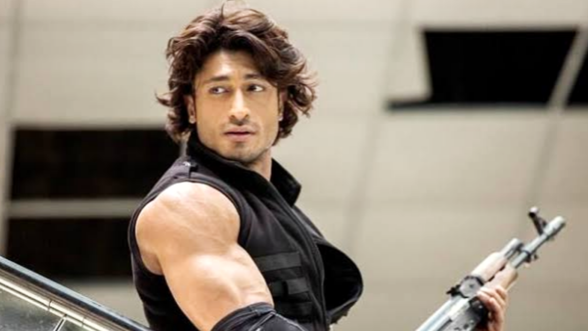 Vidyut Jammwal celebrates nine years of Commando 