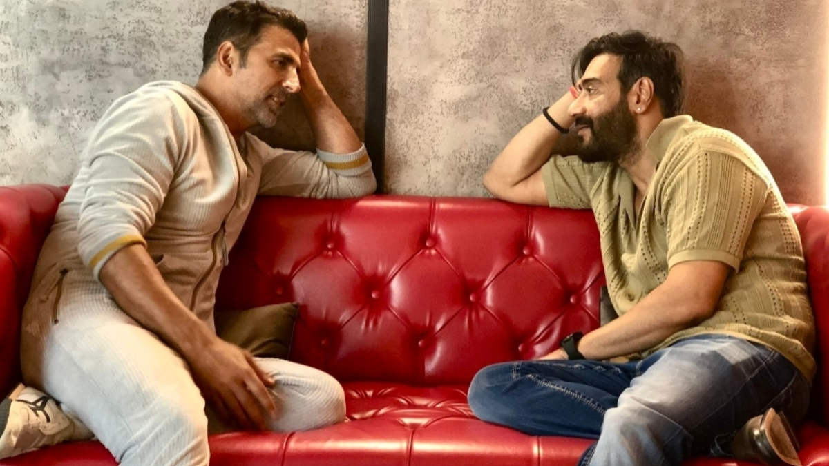 Ajay Devgan congratulates Akshay Kumar for achieving a new career milestone