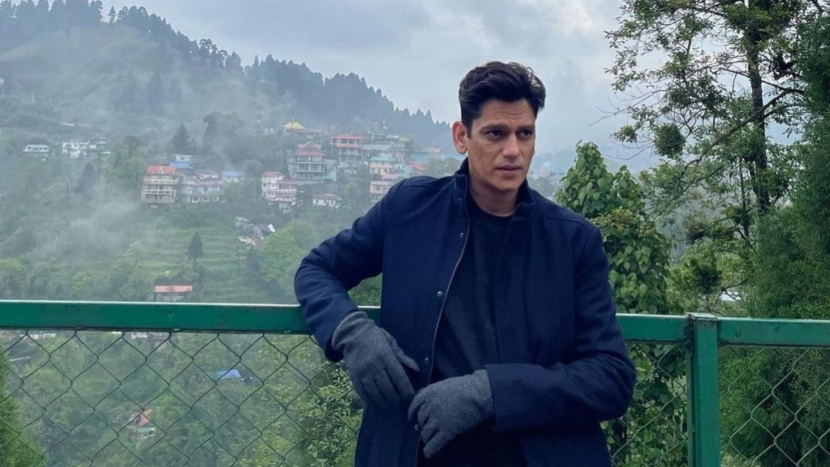 Vijay Varma is having the time of his life in Darjeeling 