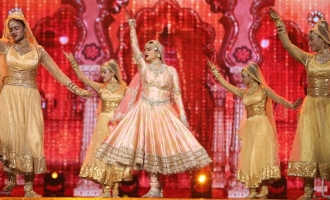 After 20 years, Ageless Diva Rekha Again Rocks