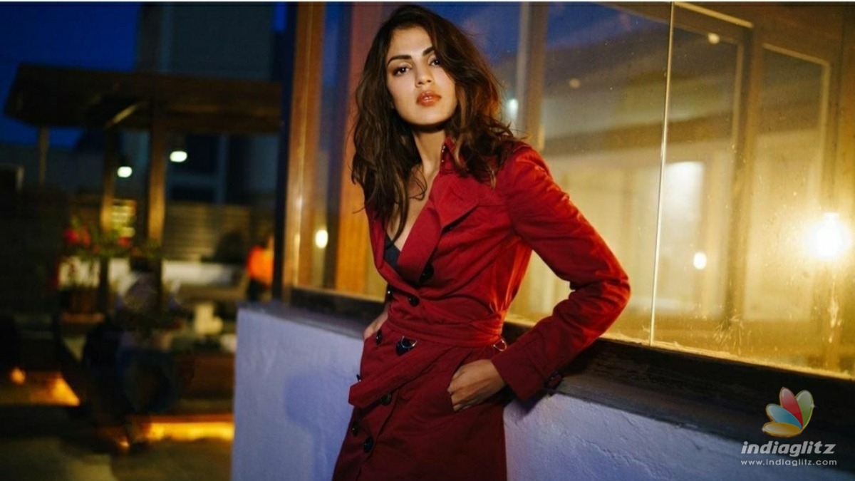 Rhea Chakraborty makes a comeback on social media