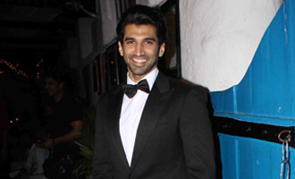 WOW Aditya Roy Kapur looks dapper in a tux!