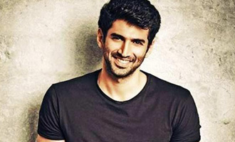 Aditya Roy Kapur likes travelling alone